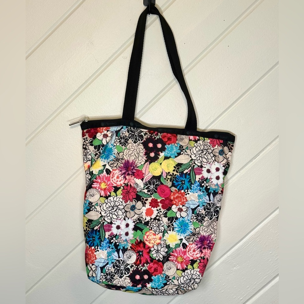 Lesportsac Zippered Shopping Tote Bag in Floral Print